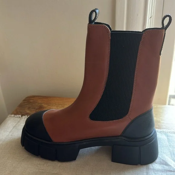Free People Maren Mid Chelsea Black and Brown Women's Boots - 38.5